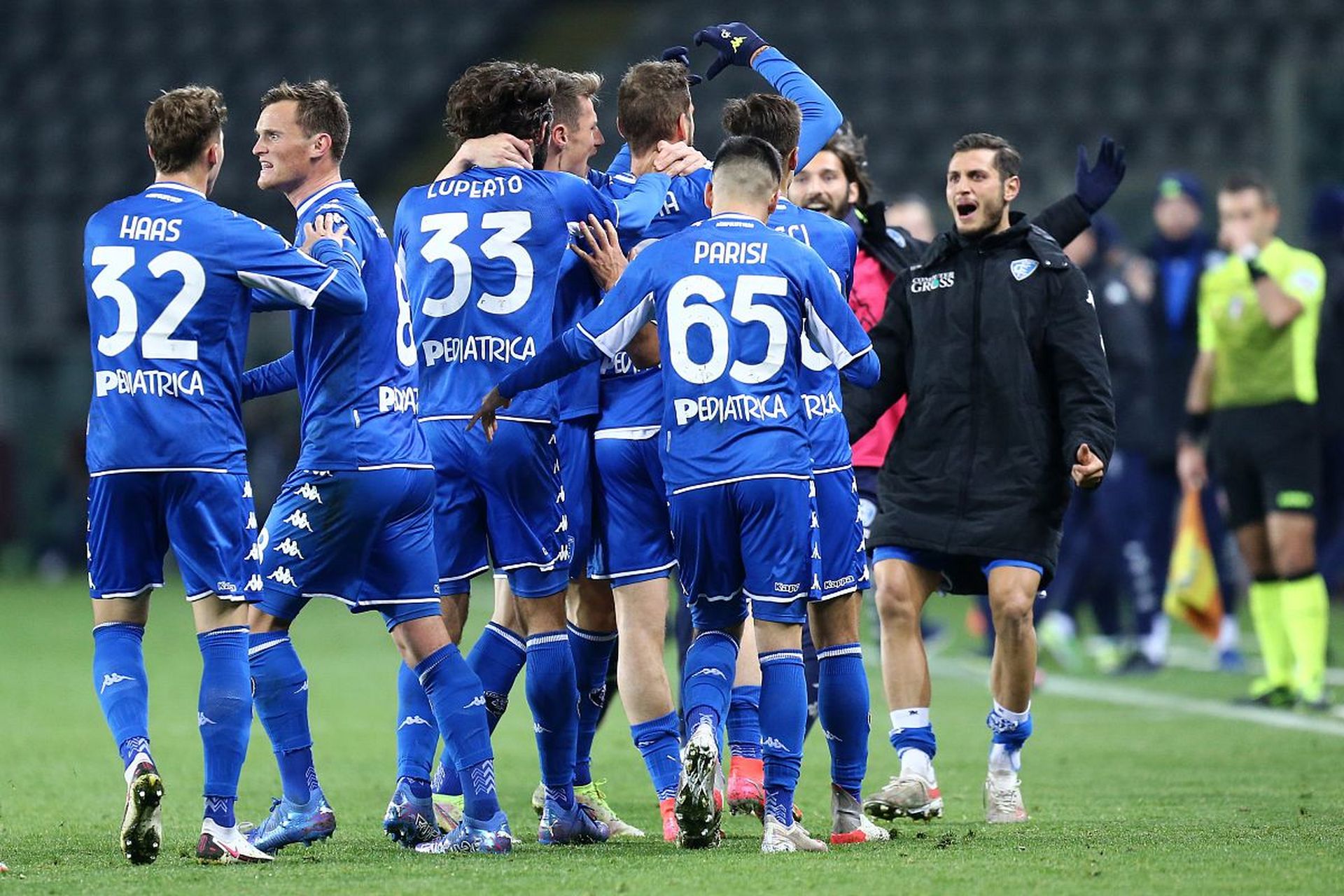 天生自信且 天生自信且